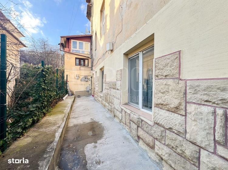 Apartament cu 3 camere decomandat în Gruia