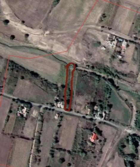 Teren de 829 mp, în Topolog