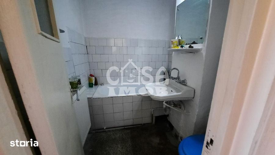 Apartament cu 2 camere semidecomandat în Micro 6
