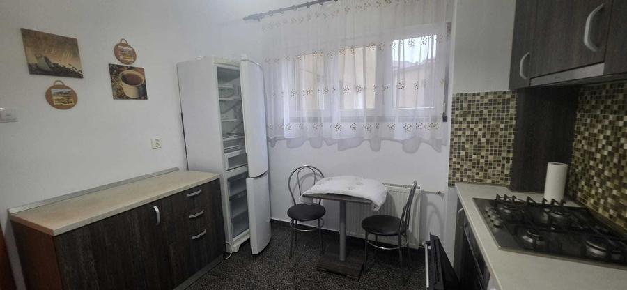Apartament cu 4 camere decomandat în Arcul de Triumf