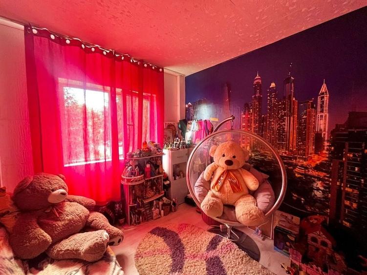 Apartament cu 4 camere semidecomandat în Micălaca