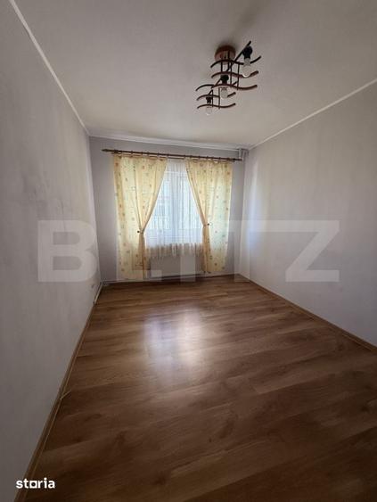 Apartament cu 4 camere în Micro 5