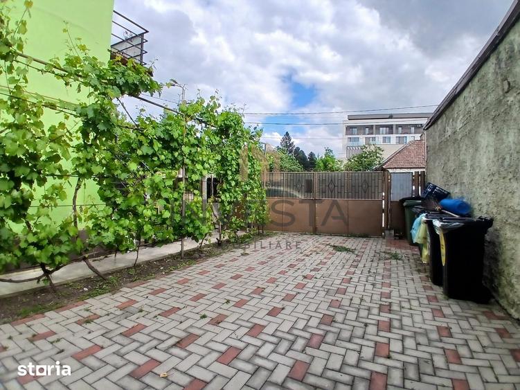 Casă cu 8 camere cu Teren 310 Mp în Gheorgheni