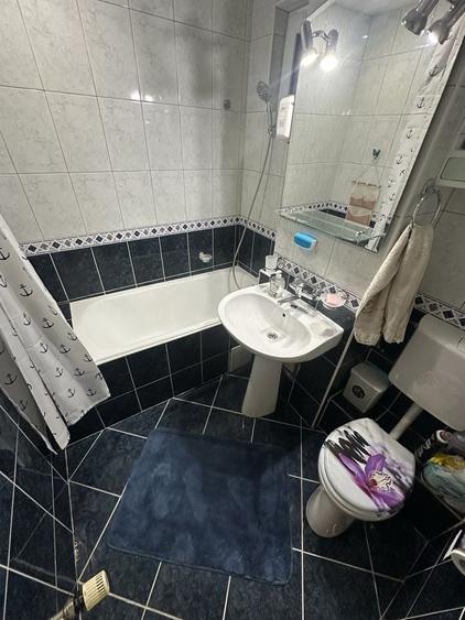 Apartament cu 2 camere decomandat în Casa de Cultură