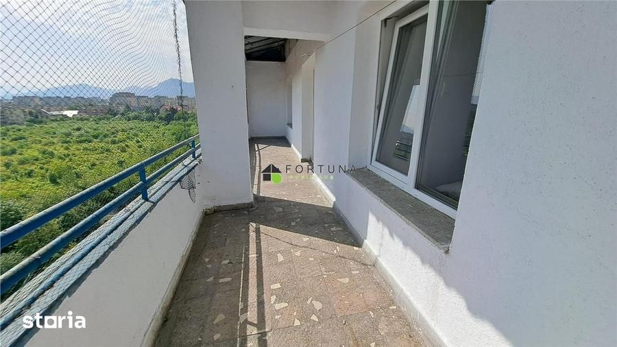Apartament cu 4 camere în Centrul Civic