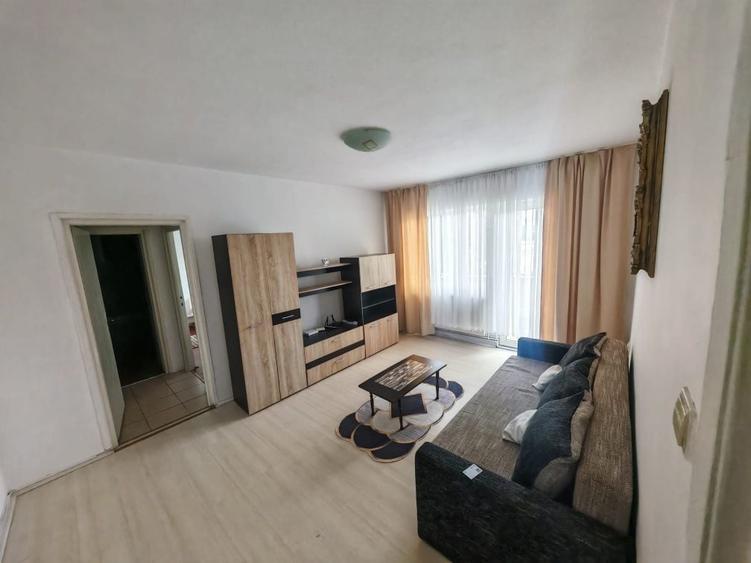 Apartament cu 2 camere semidecomandat în Podgoria