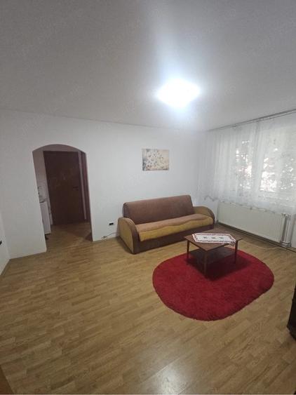 Apartament cu 3 camere semidecomandat în Luncă