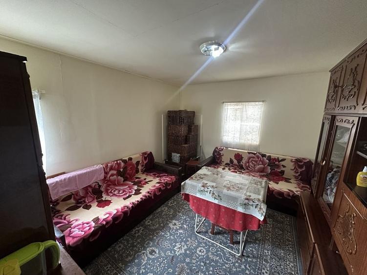 Casă cu 3 camere în Cocoșești