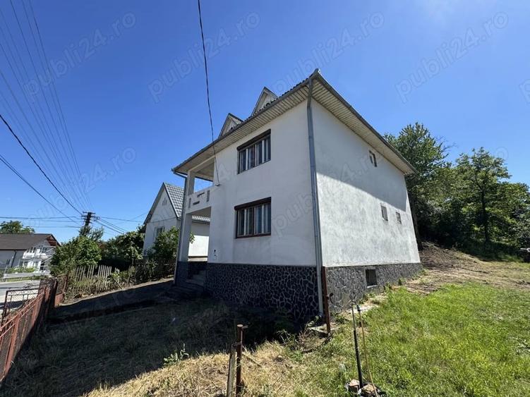 Casă cu Teren 1662 Mp în Remeți