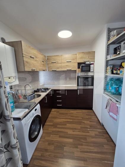 Apartament cu 3 camere decomandat, mobilat în Est