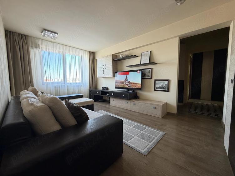 Apartament cu 3 camere decomandat în Centru Civic