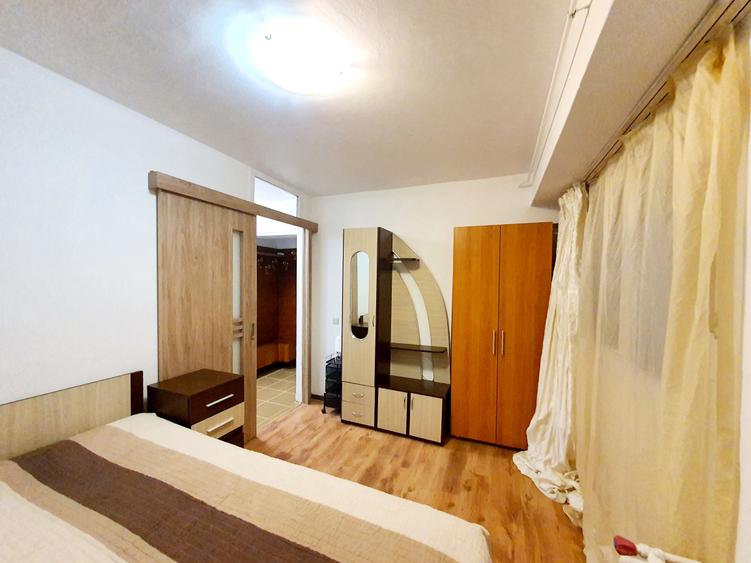 Apartament cu 2 camere decomandat în P-ța Unirii