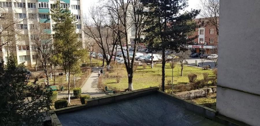 Garsonieră decomandată în Tudor