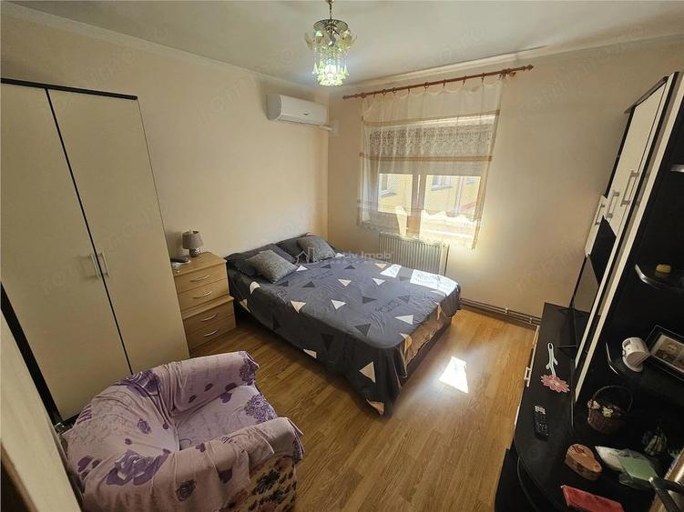 Apartament cu 2 camere decomandat în Cuptoare (Reșița)