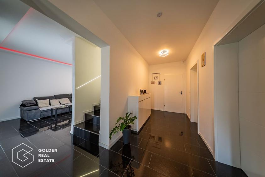 Casă individuală cu 6 camere cu Teren 1327 Mp în Frumușeni