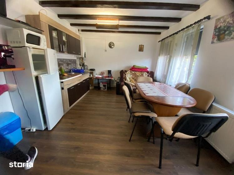Casă cu 4 camere cu Teren 184 Mp în Central