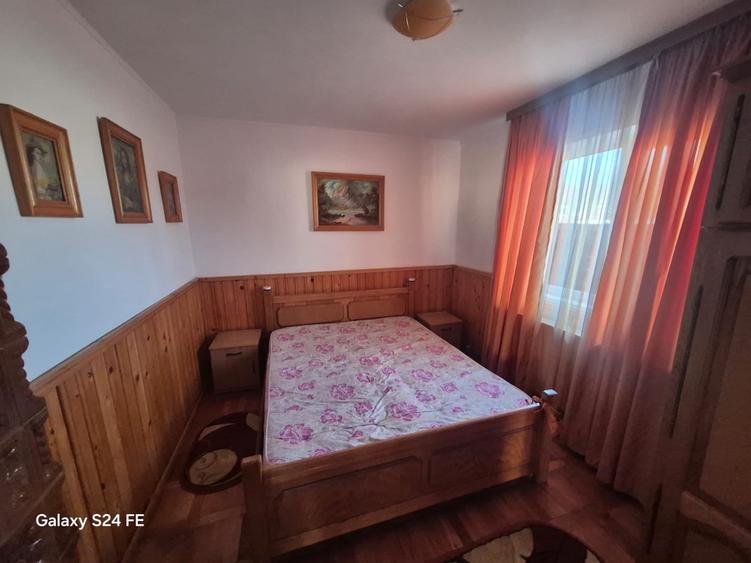 Casă cu 6 camere cu Canalizare în Dobreni