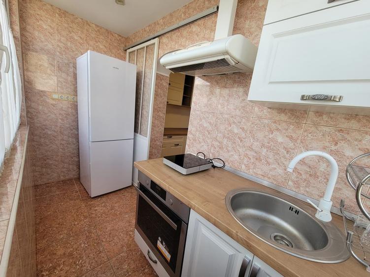 Apartament cu 3 camere decomandat în Nufărul