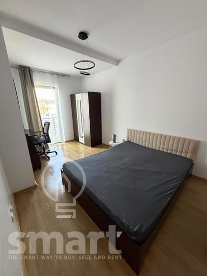 Apartament cu 3 camere semidecomandat, mobilat în Semicentral