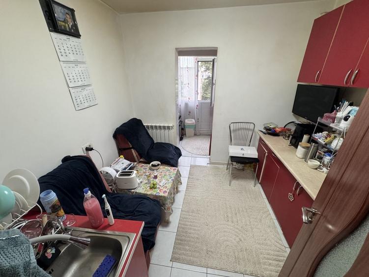 Apartament cu 3 camere decomandat, mobilat în Inel II