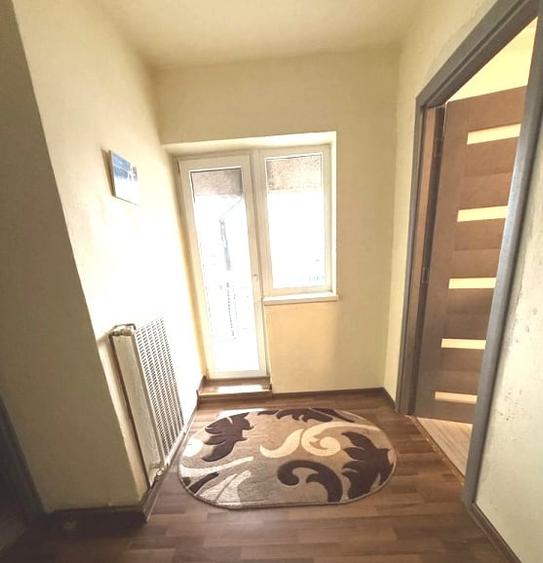 Apartament cu 5 camere decomandat, mobilat în Central
