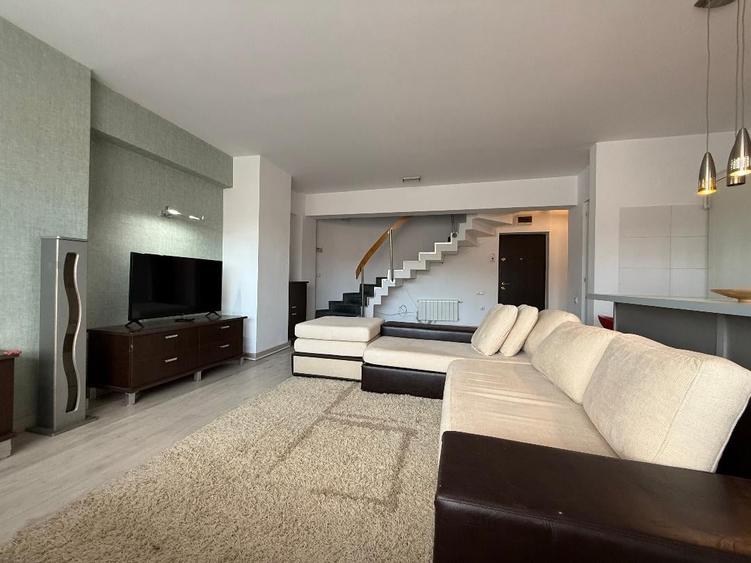 De inchiriat Apartament 3 camere cu scara interioara, zona Centru. - 3