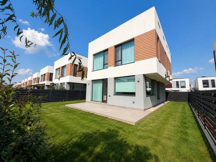 Casă cu 4 camere cu Teren 300 Mp în Tunari