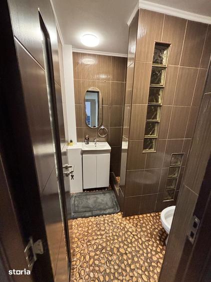 Apartament cu 4 camere decomandat în Exterior Vest