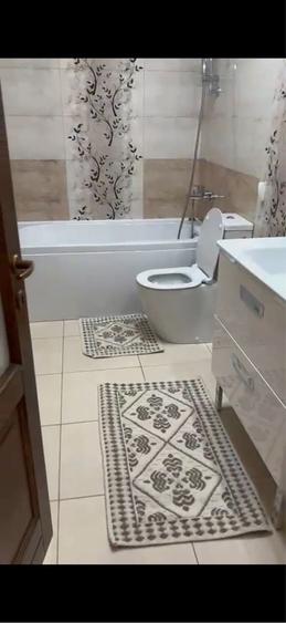Apartament cu 4 camere decomandat în Dobroești