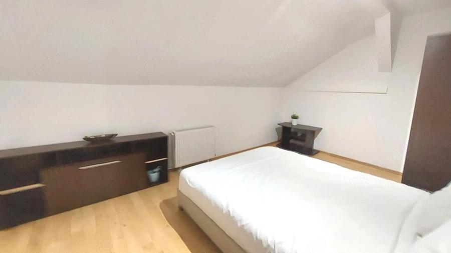 Apartament cu 3 camere decomandat în Broscărie
