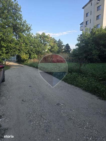 Spațiu comercial, în Militari