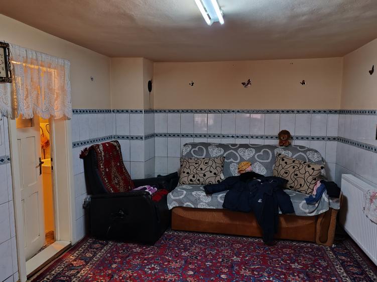 Casă individuală cu 5 camere cu Canalizare în Satu Nou