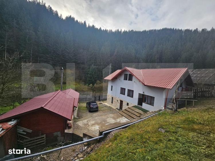Casă cu 6 camere cu Teren 1565 Mp în Vadu Moților
