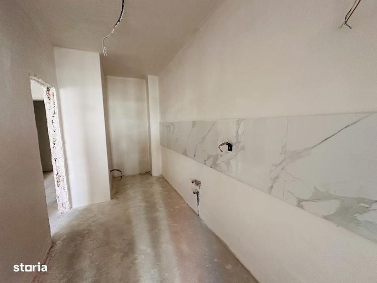 Garsonieră decomandată în Roșu