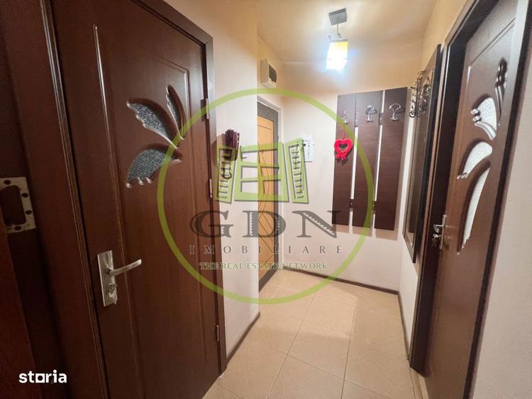 Apartament cu 2 camere semidecomandat, mobilat în Sărari