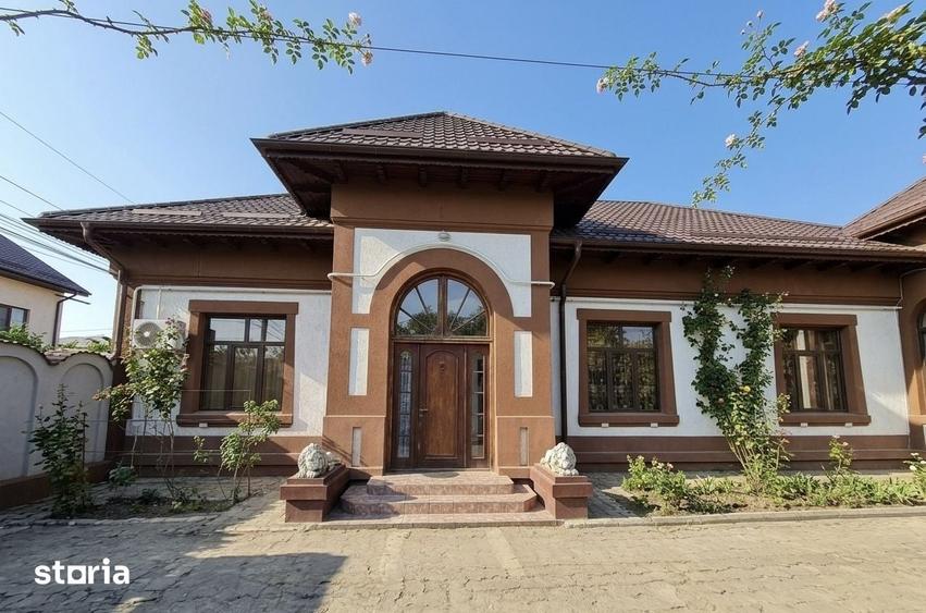 Casă cu 6 camere cu Teren 1022 Mp în Central