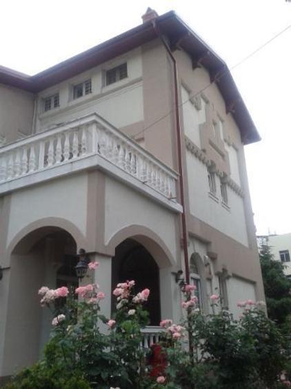 Casă individuală cu 5 camere cu Teren 400 Mp în Parcul Carol