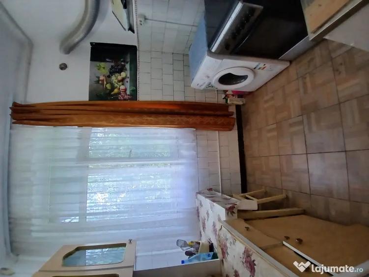 Apartament cu 2 camere decomandat în