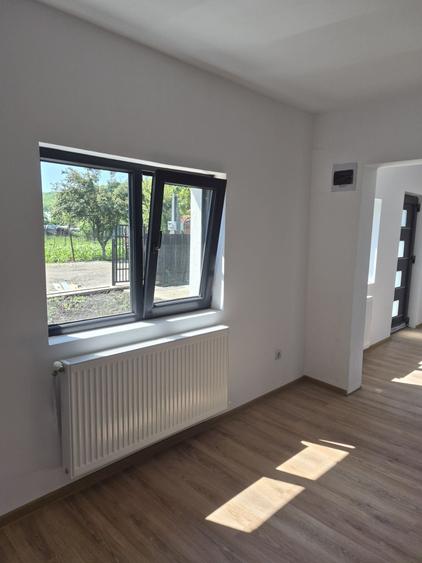 Casă cu 3 camere în Mărgineni