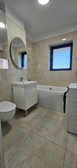 Apartament cu 2 camere decomandat în Trocadero