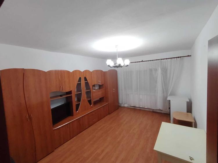 Apartament cu 2 camere decomandat în Nufărul