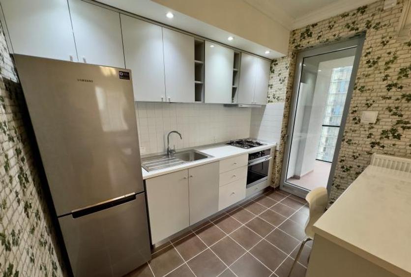 Apartament cu 2 camere decomandat în Splaiul Unirii