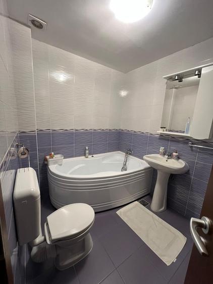 Casă individuală cu 4 camere cu Canalizare în Cetate
