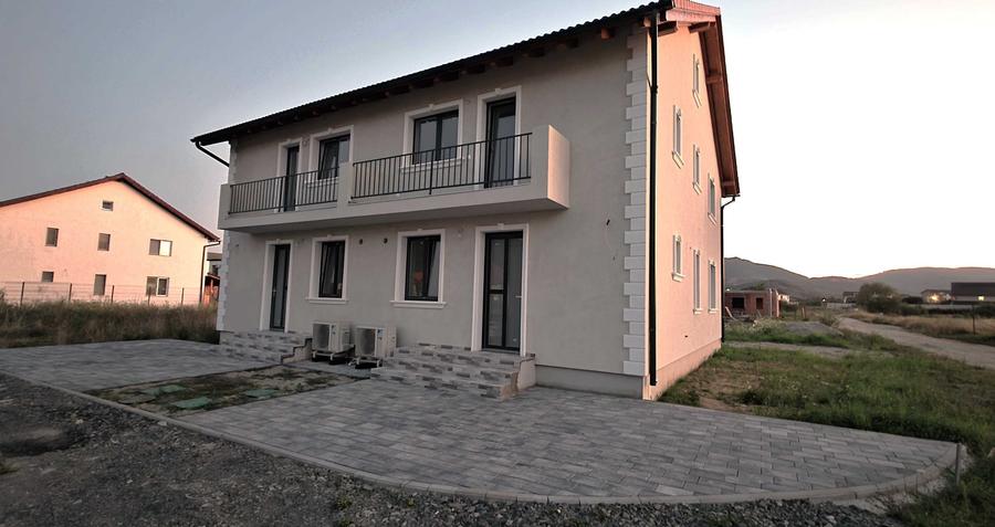 Casă cu 4 camere în Central