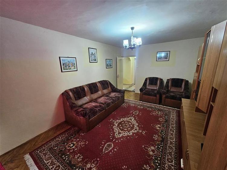 Apartament cu 2 camere decomandat, mobilat în Micro IV