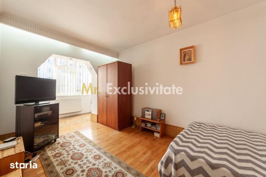 Casă cu 10 camere cu Teren 350 Mp în Exercițiu