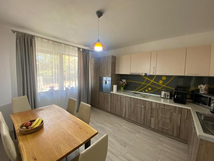 Casă individuală cu 5 camere cu Canalizare în Colonia Mică