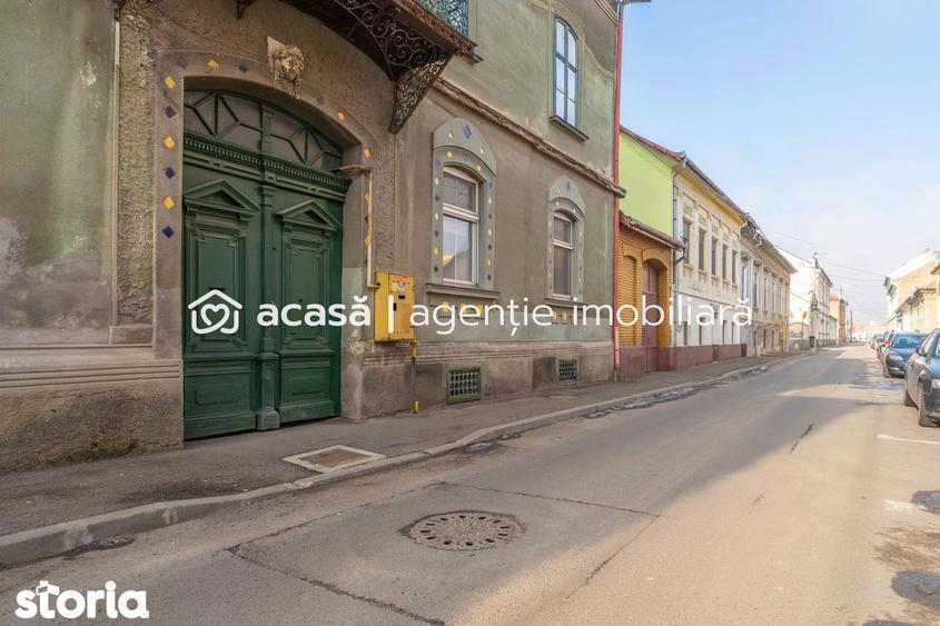 Apartament cu 4 camere, mobilat în Central