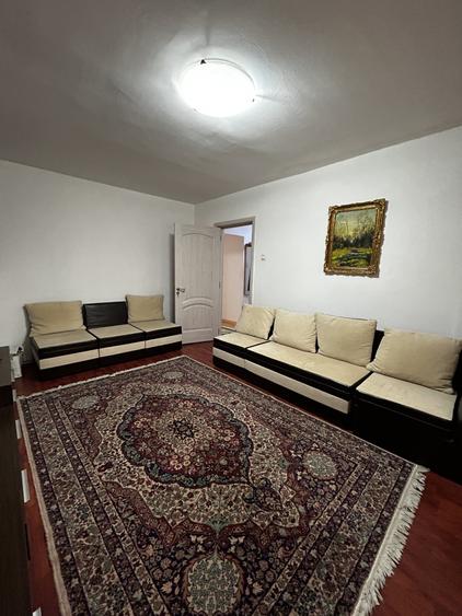 Apartament cu 3 camere decomandat, mobilat în Central