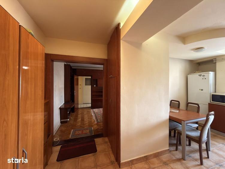 Apartament cu 3 camere semidecomandat în Olimpia-Stadion